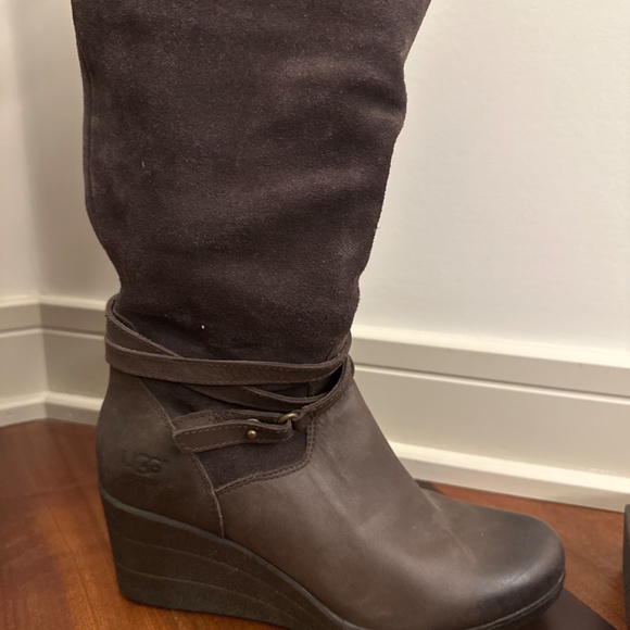 Ugg wedge boots - Picture 5 of 8